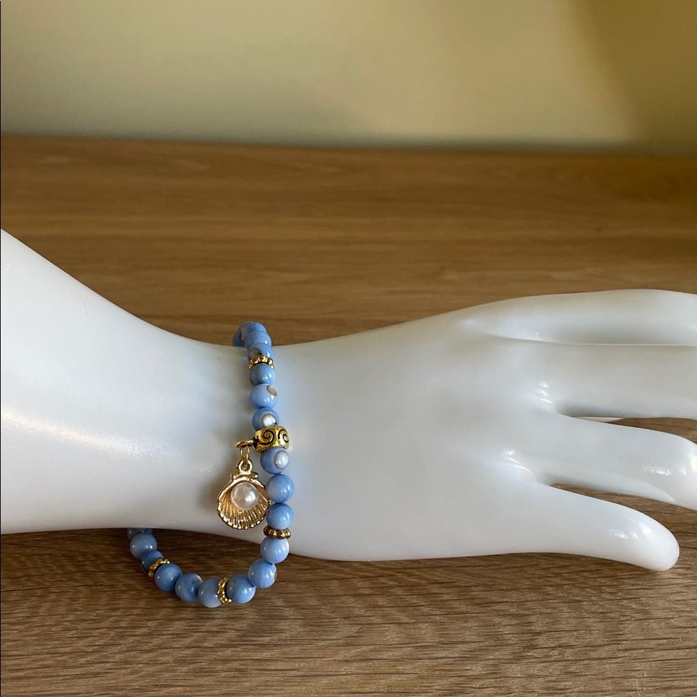 HAND CRAFTED NATURAL STONE STRETCHY BRACELET Blue Gold Beach Ocean Shell Charm